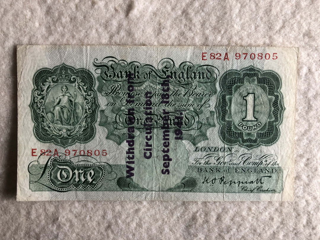 【收藏联盟】第114期拍卖（2019收官之作）——爪哇舞者 【一组6张】英国A序列10先令及1镑共4张 VF-UNC & C序列共2张 UNC 女王纸币 品相详情见图片测光图及紫光图