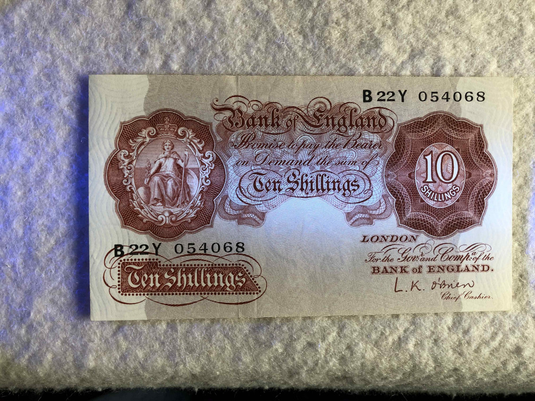 【收藏联盟】第114期拍卖（2019收官之作）——爪哇舞者 【一组6张】英国A序列10先令及1镑共4张 VF-UNC & C序列共2张 UNC 女王纸币 品相详情见图片测光图及紫光图