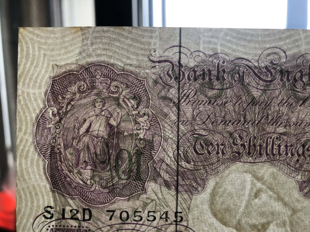 【收藏联盟】第114期拍卖（2019收官之作）——爪哇舞者 【一组6张】英国A序列10先令及1镑共4张 VF-UNC & C序列共2张 UNC 女王纸币 品相详情见图片测光图及紫光图