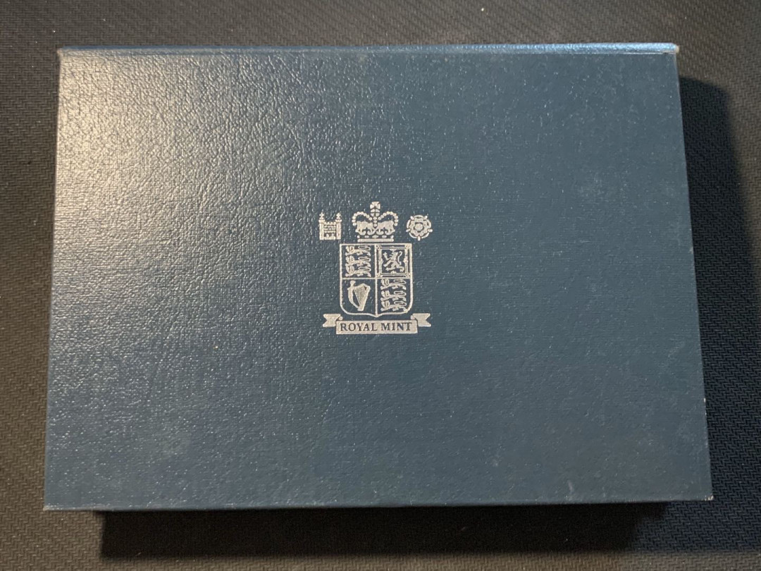 紫瑗钱币—微拍第12期  英国 1995年 1便士—2磅 和平鸽 8枚套 精制 原盒