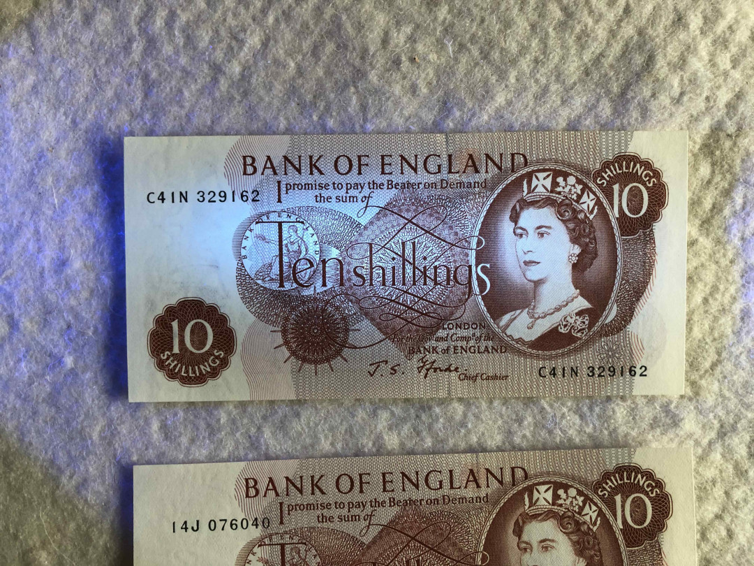 【收藏联盟】第114期拍卖（2019收官之作）——爪哇舞者 【一组6张】英国A序列10先令及1镑共4张 VF-UNC & C序列共2张 UNC 女王纸币 品相详情见图片测光图及紫光图