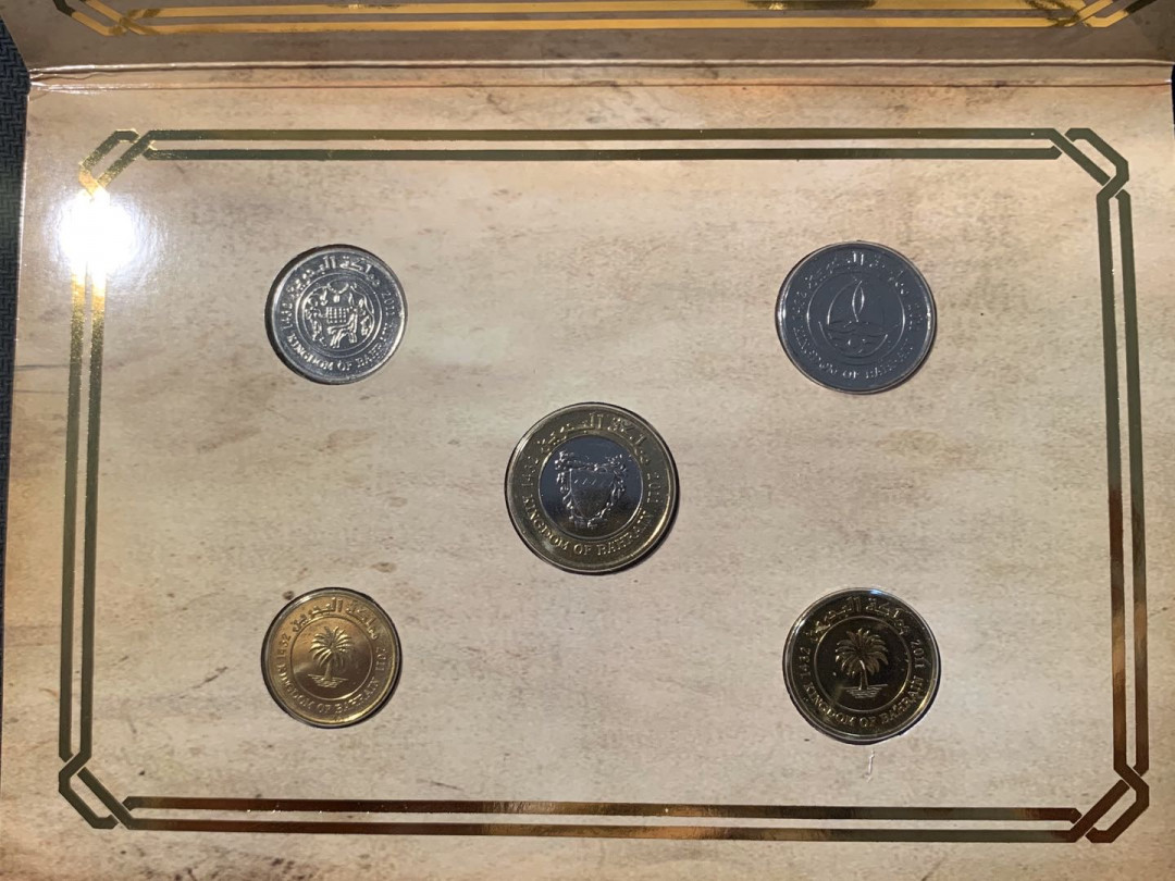 紫瑗钱币—微拍第12期  巴林 2011年 5—100费尔 5枚套 官方套