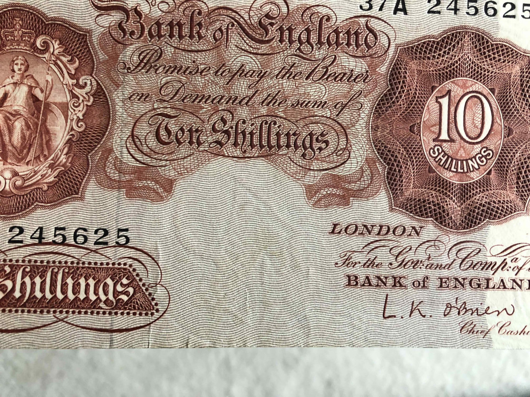 【收藏联盟】第114期拍卖（2019收官之作）——爪哇舞者 【一组6张】英国A序列10先令及1镑共4张 VF-UNC & C序列共2张 UNC 女王纸币 品相详情见图片测光图及紫光图