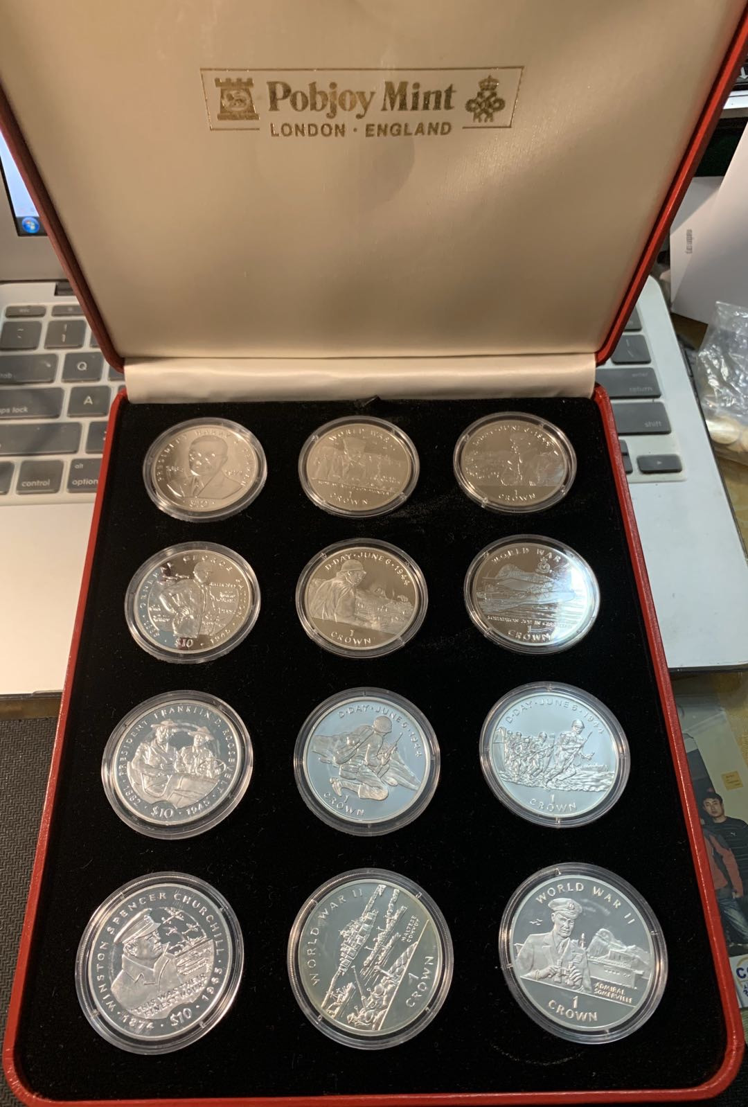 紫瑗钱币—微拍第12期  马恩岛和利比里亚 二战纪念 银币 共12枚 带解说册和盒子