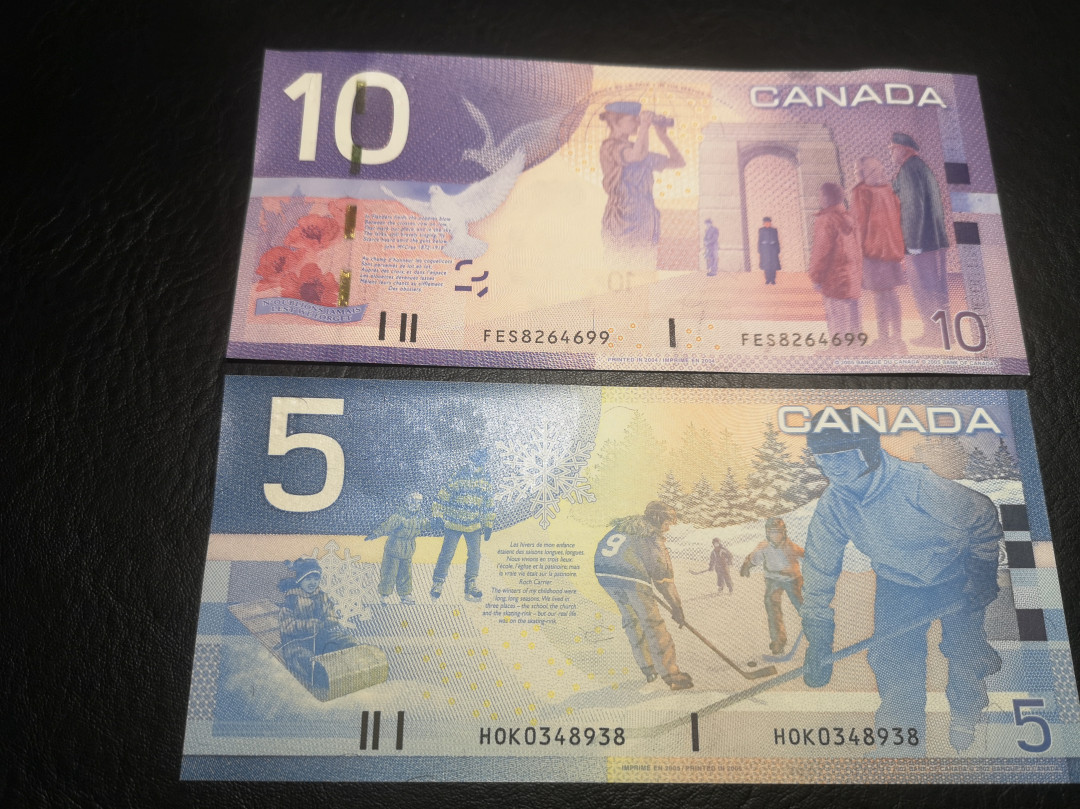 《外钞收藏家》第七十四期拍卖 加拿大旅版10元和初版5元 两张  全新unc