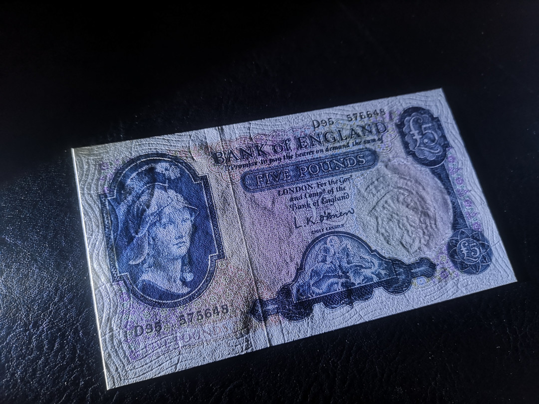 《外钞收藏家》第七十四期拍卖 英国B序列5镑 全新unc  大票 经典