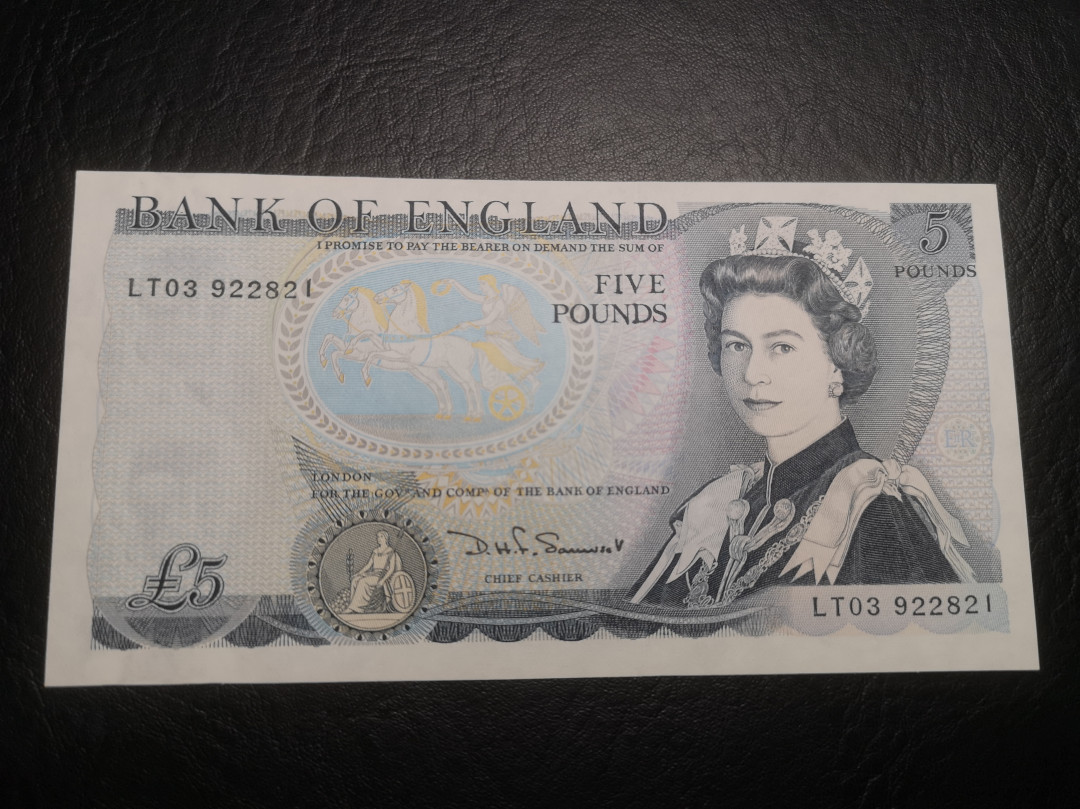 《外钞收藏家》第七十四期拍卖 英镑经典D序列5镑 全新unc