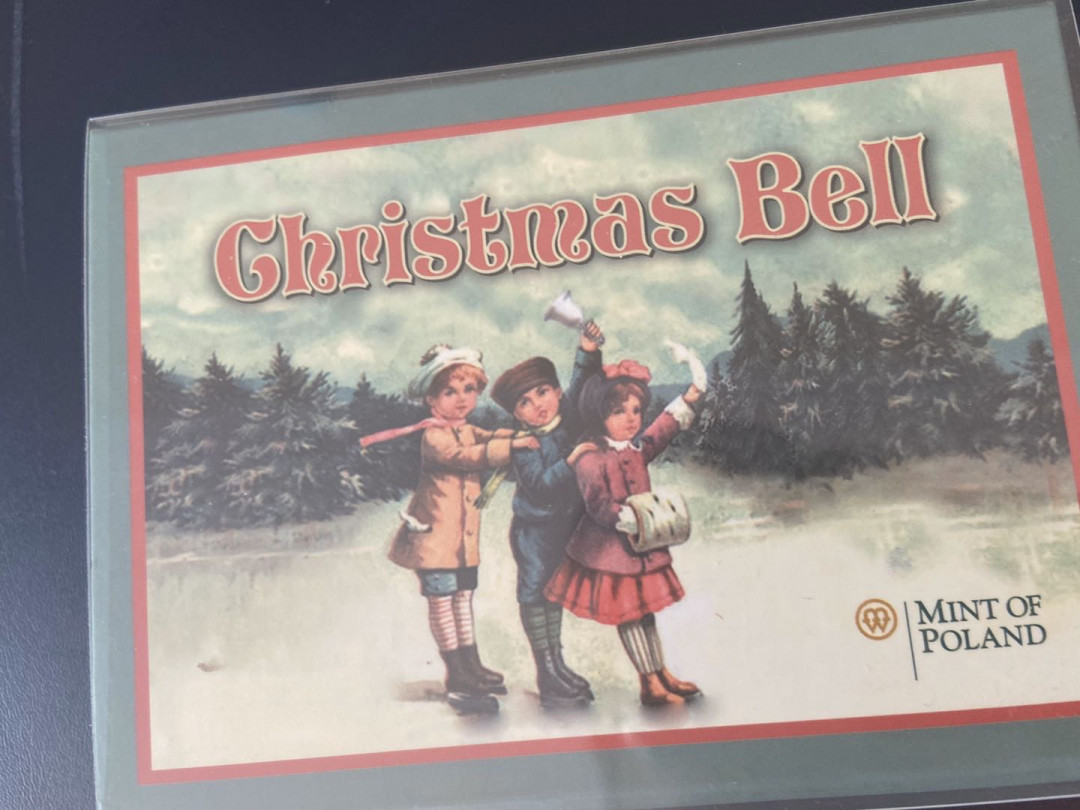 【币观天下】第九十六期钱币拍卖 【纽埃】纽埃2012年2元，1盎司 “圣诞铃声”镶嵌施华洛世奇蓝宝石 异形(铃铛形)精制镶嵌银币