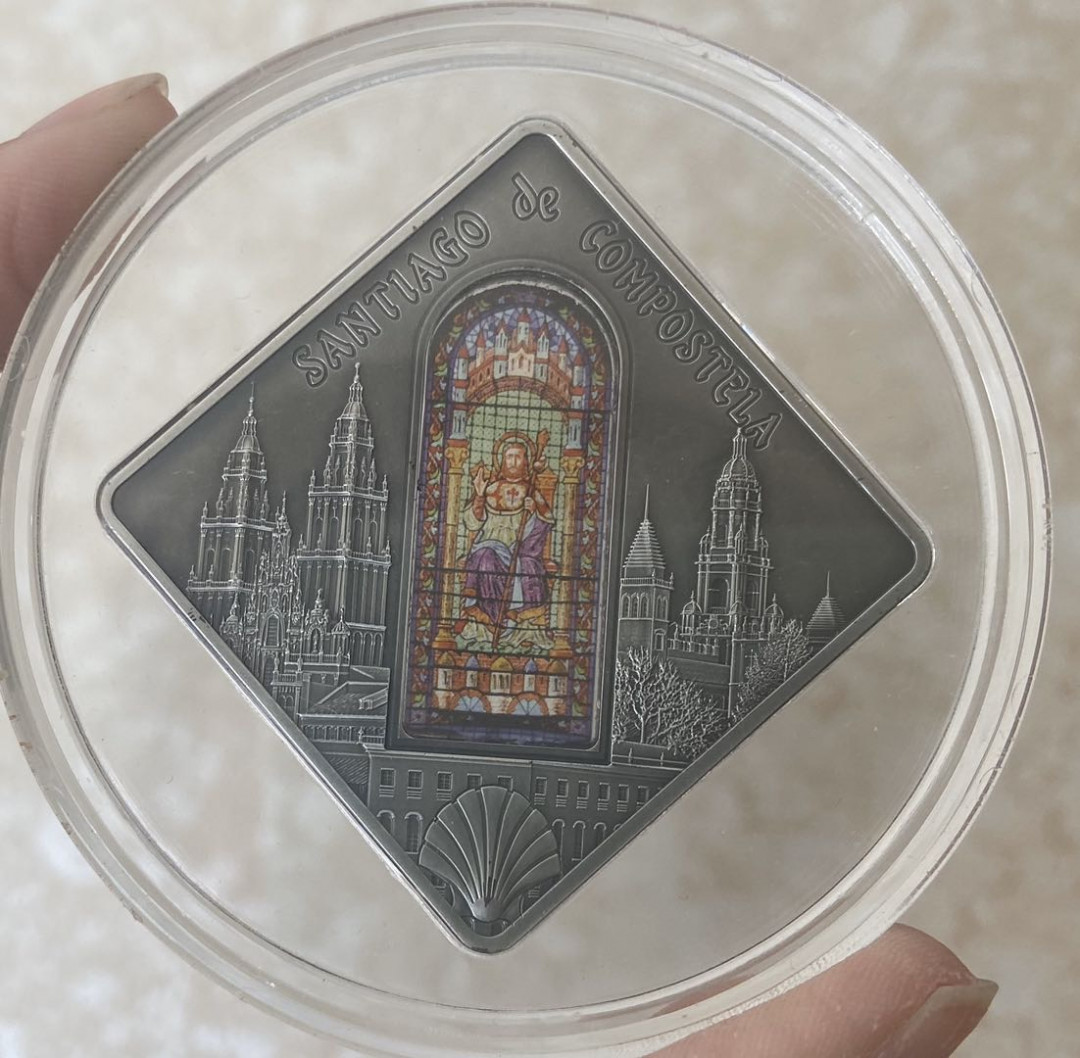 【币观天下】第九十六期钱币拍卖 【帕劳】2011年西班牙圣地亚哥大教堂玻璃系列钱币