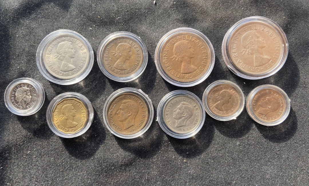 【币观天下】第九十六期钱币拍卖 【英国】早期女王+乔六一共10枚各式钱币～