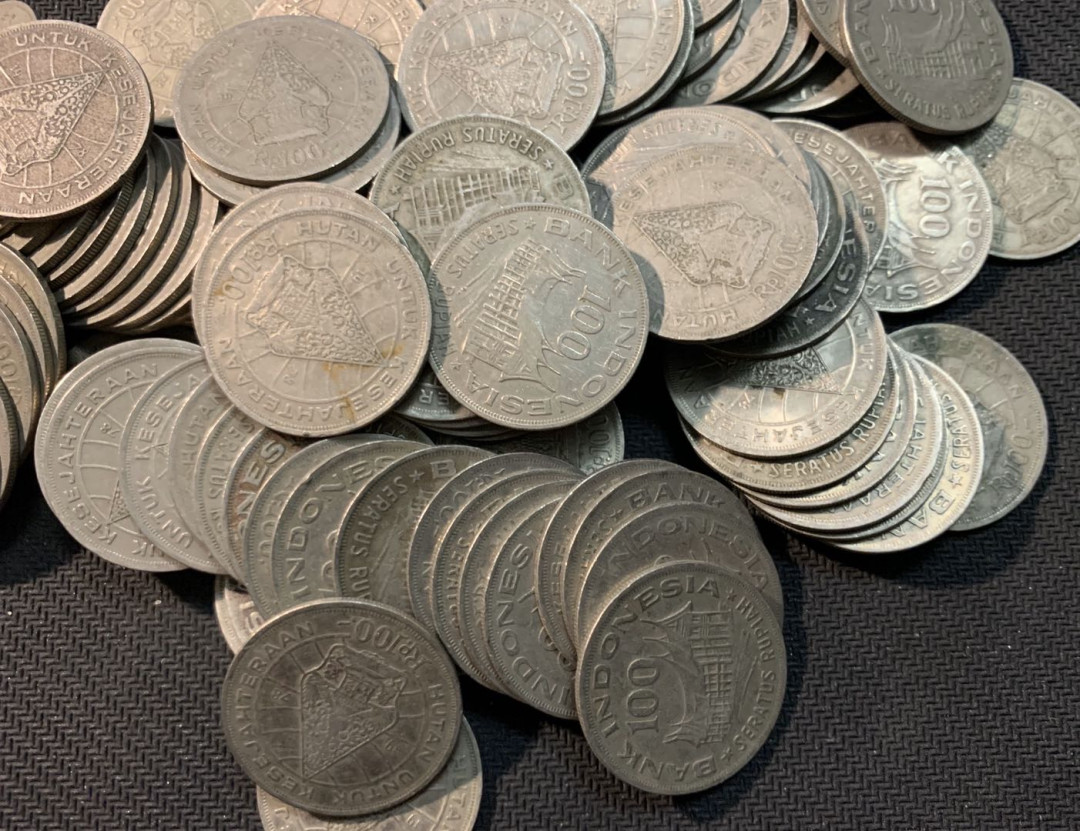 紫瑗钱币—微拍第13期 —批发场 印度尼西亚 1973年 100卢比 流通币 100枚一组 流通品