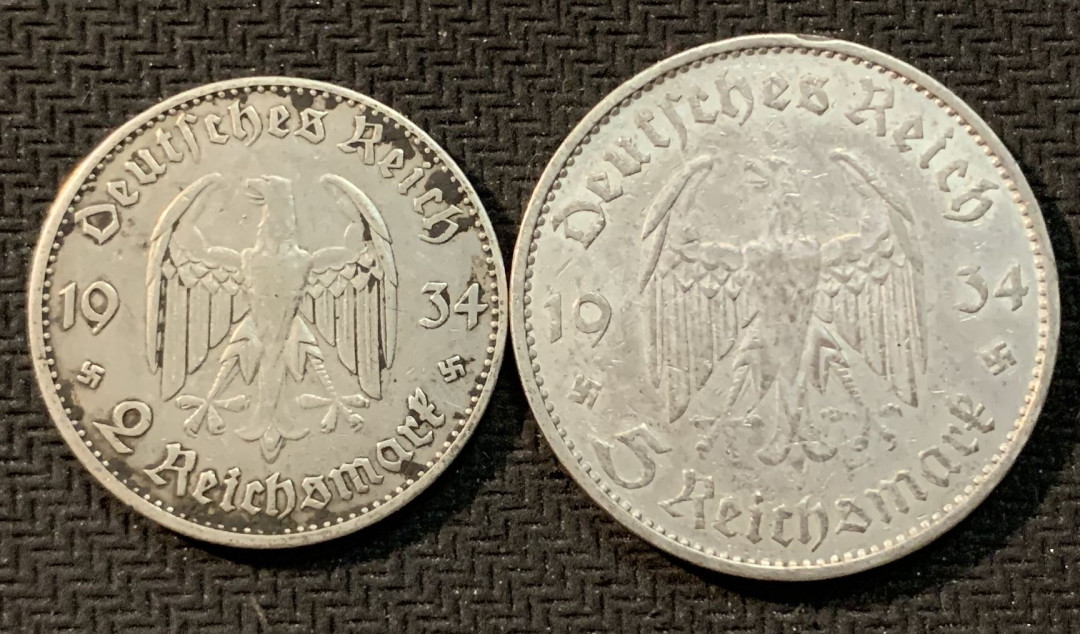 紫瑗钱币—微拍第14期  德国 1934年 执政1周年  2 5马克 教堂 加字银币 一对
