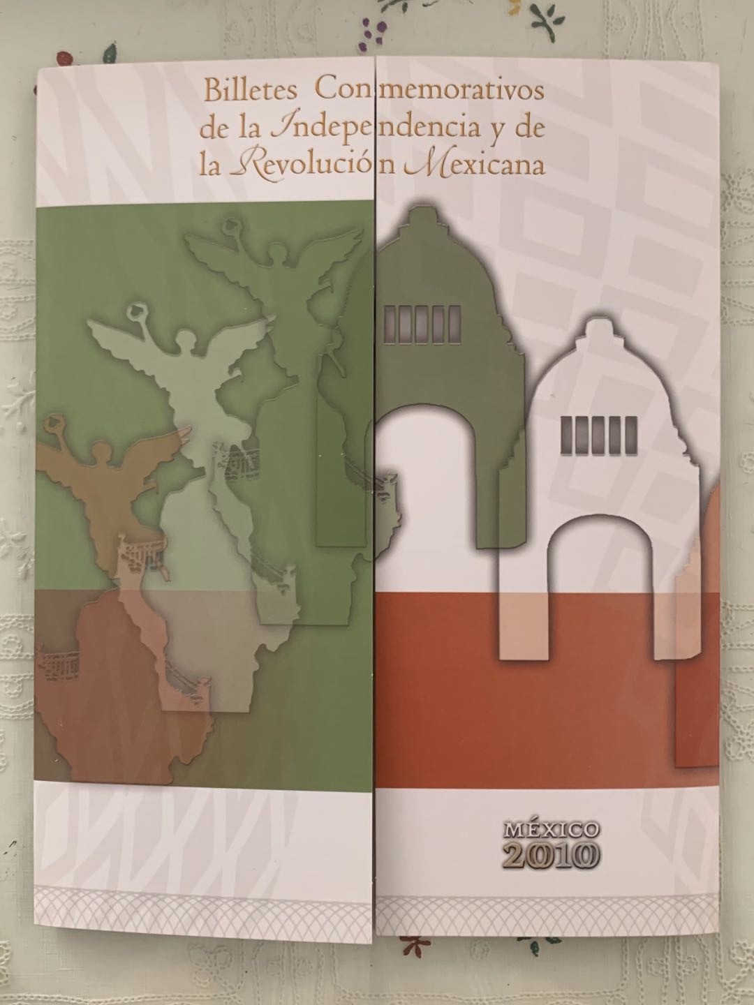 紫瑗钱币—微拍第15期 墨西哥 鹰洋专场 墨西哥 2010年 独立200周年 100/200比索 全同号 1对 原册 （号码：B0002618）
