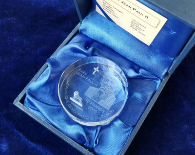 【随心拍&Getcoins】现代钱币拍卖第四十四期 刚果2005年教皇保罗二世十字架水晶纪念币