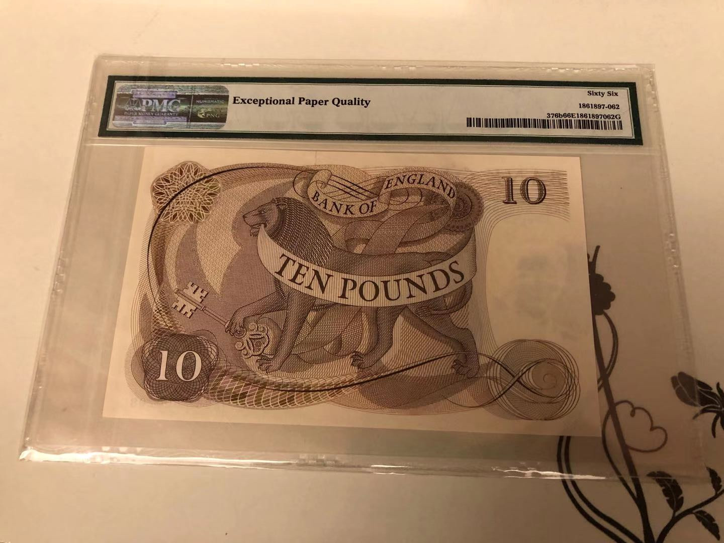 【收藏联盟】第115期拍卖（2020新年第一拍）——黑美人 英国C序列 1966-70年 10镑 PMG66EPQ  J. S. Fforde签名 女王纸币 狮徽