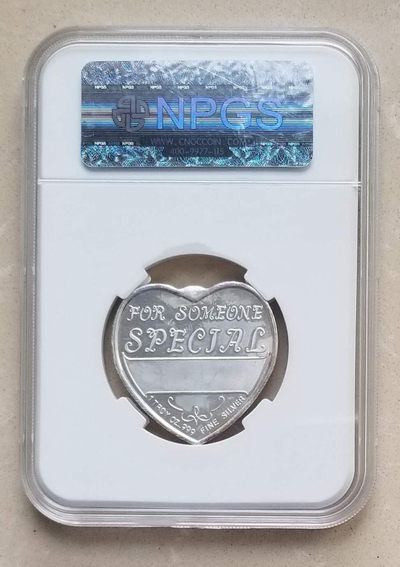 【随心拍&Getcoins】现代钱币拍卖第四十五期 瑞士制造“大熊猫我爱你”一盎司心形银章，众诚评级封装。