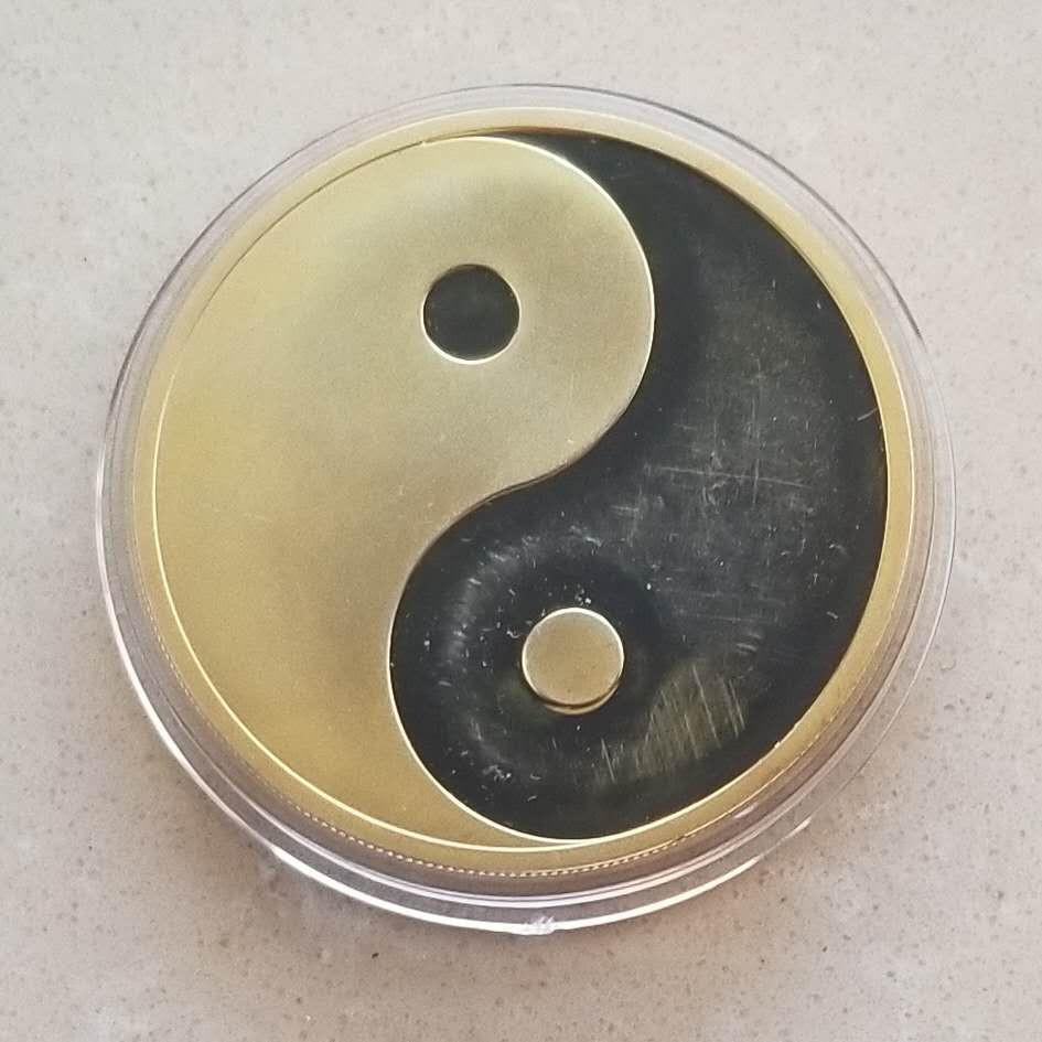 【币观天下】第九十七期钱币拍卖 蒙古2007年太极阴阳纪念币镀金版