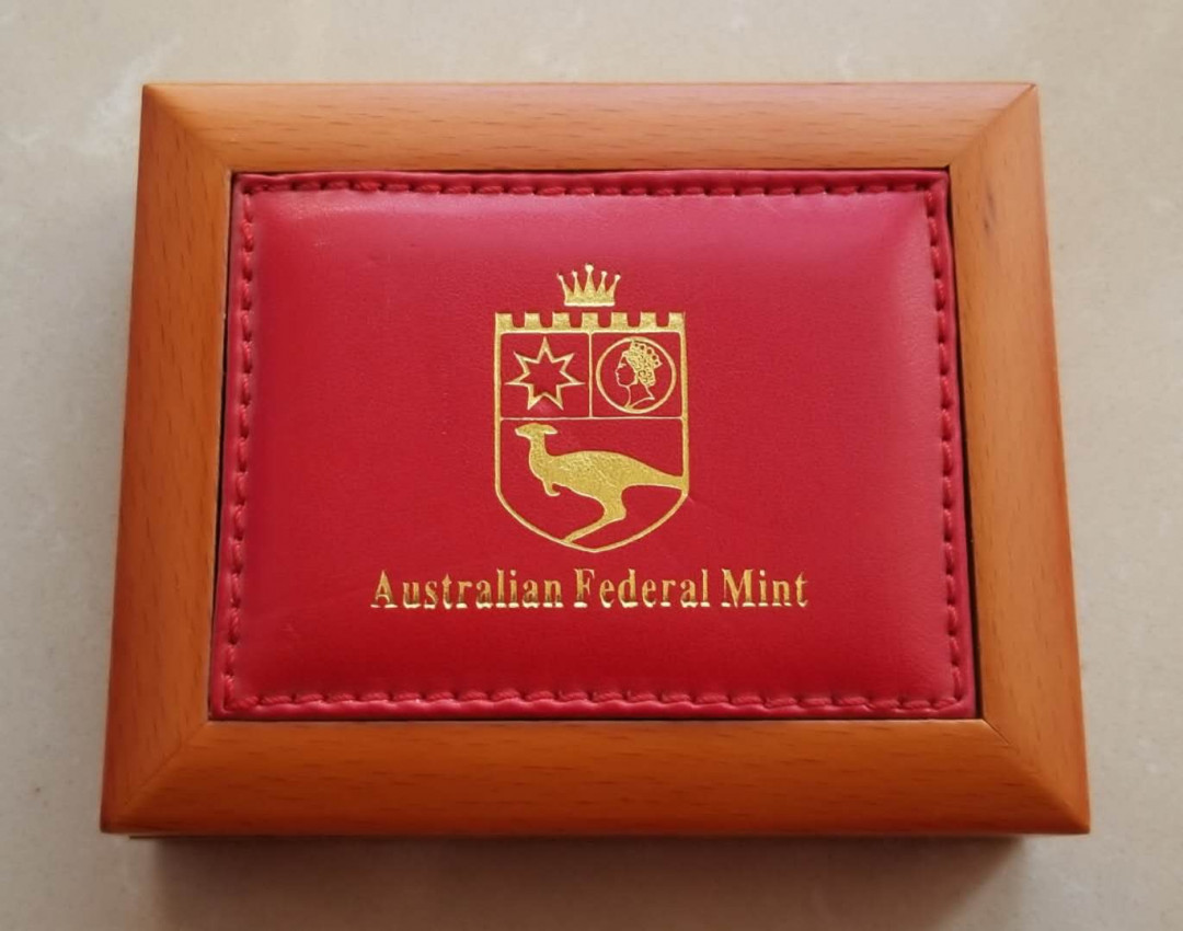 【币观天下】第九十七期钱币拍卖 特殊工艺碟型彩色猴年生肖纪念章