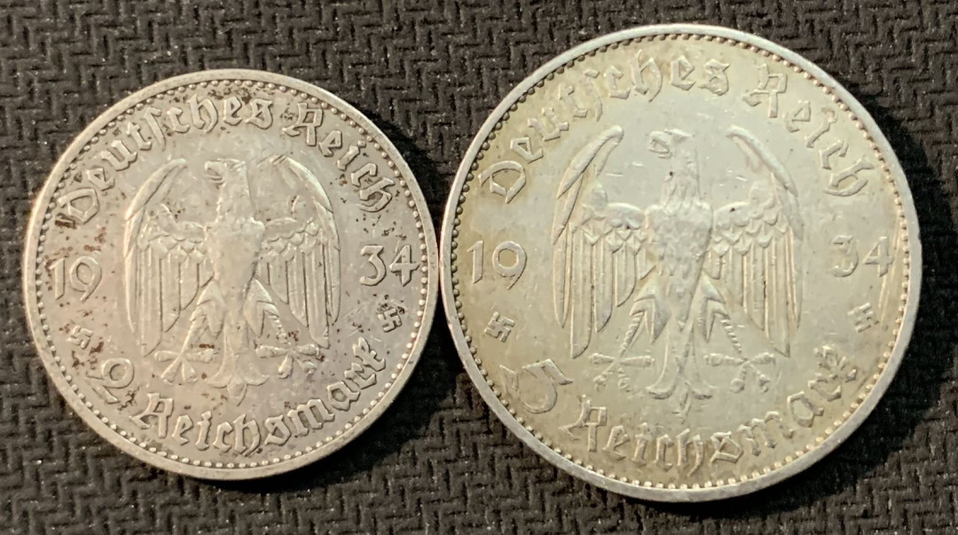 紫瑗钱币—微拍第17期  德国 1934年 执政1周年  2 5马克 教堂 加字银币 一对