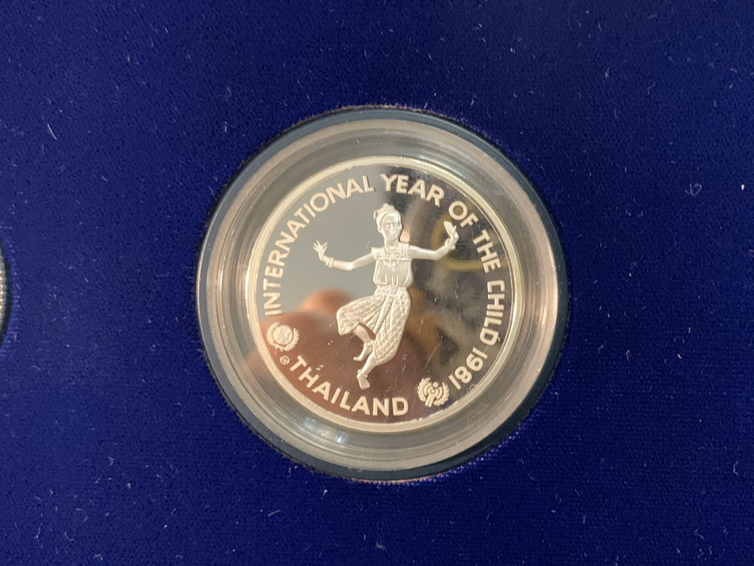 紫瑗钱币—微拍第17期  国际儿童年 30个国家大全套 带泰国 中国 原盒 部分证书