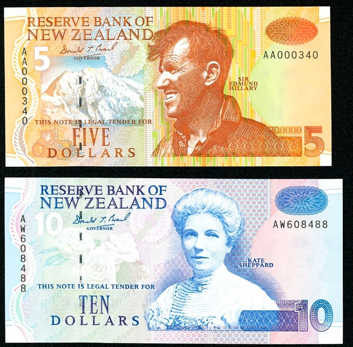 【收藏联盟】第116期拍卖——格拉斯哥大学的荣光 【一组2张】AA首发3位小号——新西兰1992年5元、88尾——10元 UNC