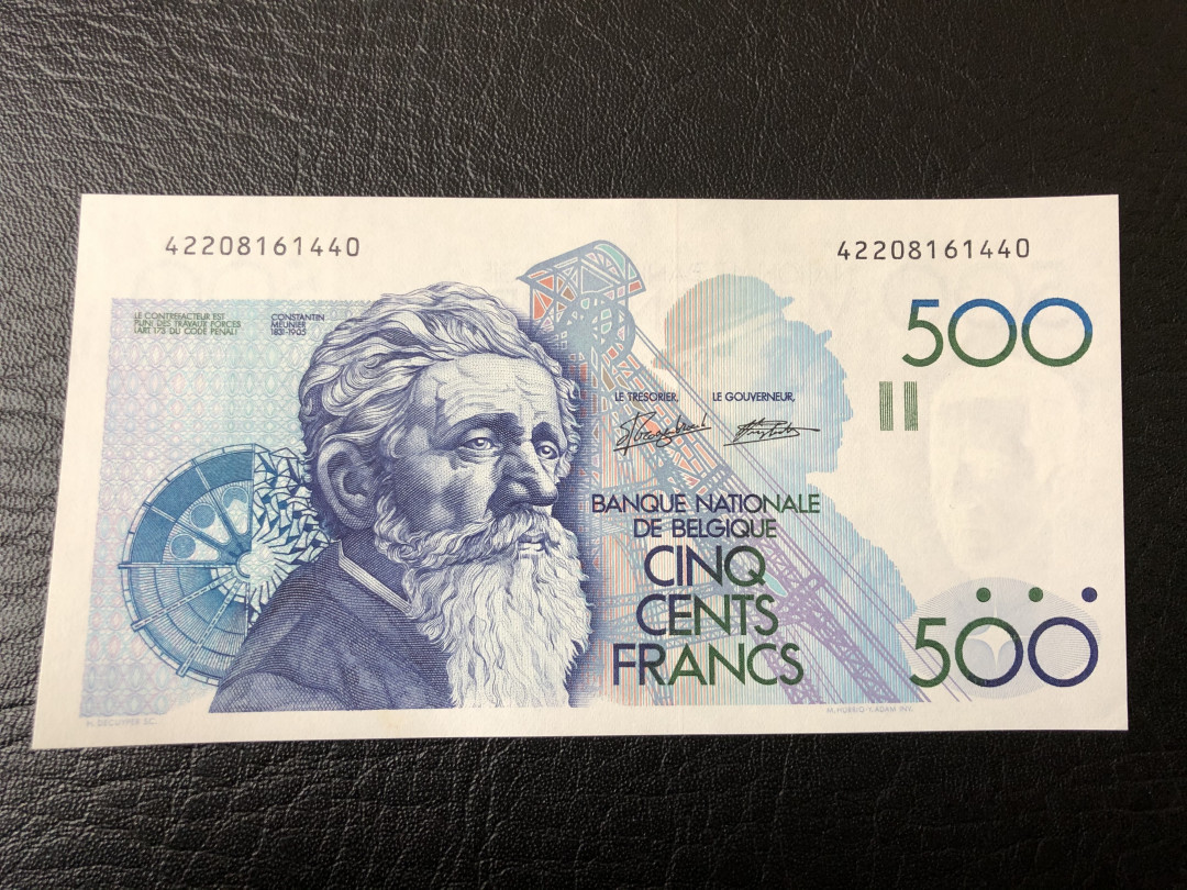 《外钞收藏家》第七十五期拍卖目录 比利时倒二版 500法郎 轻微受潮 其他没问题 见荧光 非常漂亮经典的一版 
