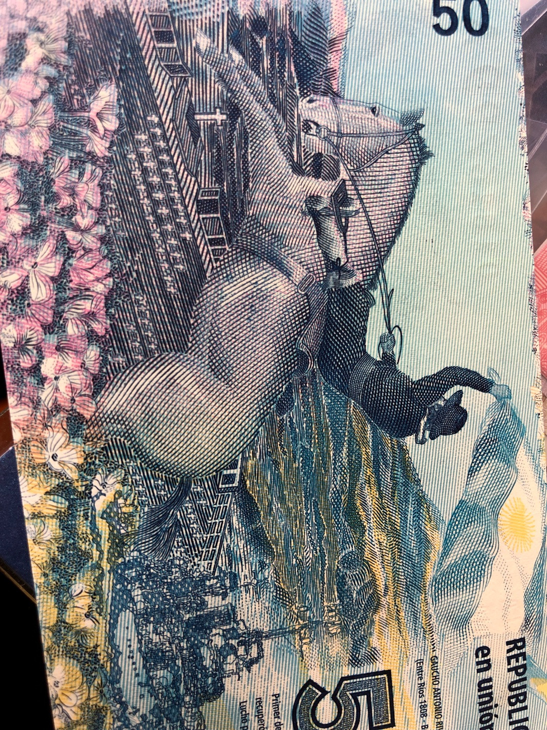 《外钞收藏家》第七十五期拍卖目录 阿根廷四张 非常漂亮的小面额 100是美女钞