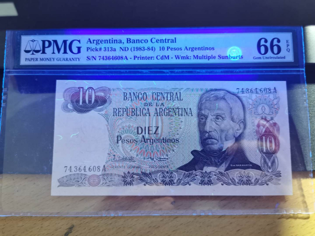 【鲸贝乐淘】千字文·第“爱育黎首”号拍卖 【阿根廷🇦🇷 】1983年10比索，PMG66E 