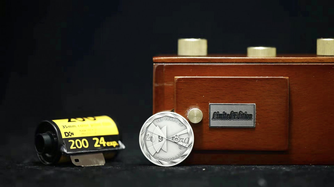 CSIS-GREAT评级精品钱币拍卖第二十三期 帕劳2019年照相术发明180周年仿古镂空纪念使用银币暗盒古典相机