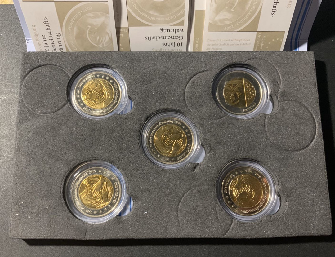 紫瑗钱币—微拍第21期  德国 2009年 2欧元 样币 A\D\F\G\G 共10欧元 原盒证书