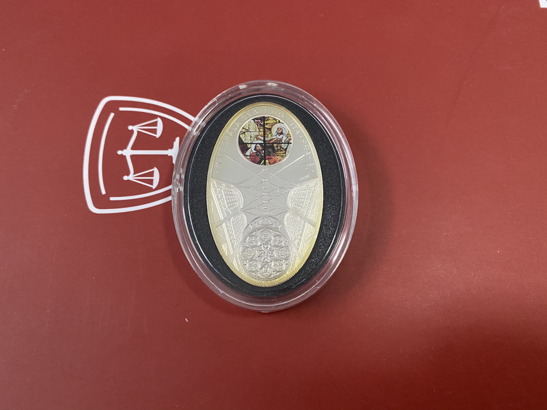 CSIS-GREAT评级精品钱币拍卖第二十四期 纽埃2011年神圣之窗布拉格圣维塔教堂精制椭圆形双面彩色纪念银币
