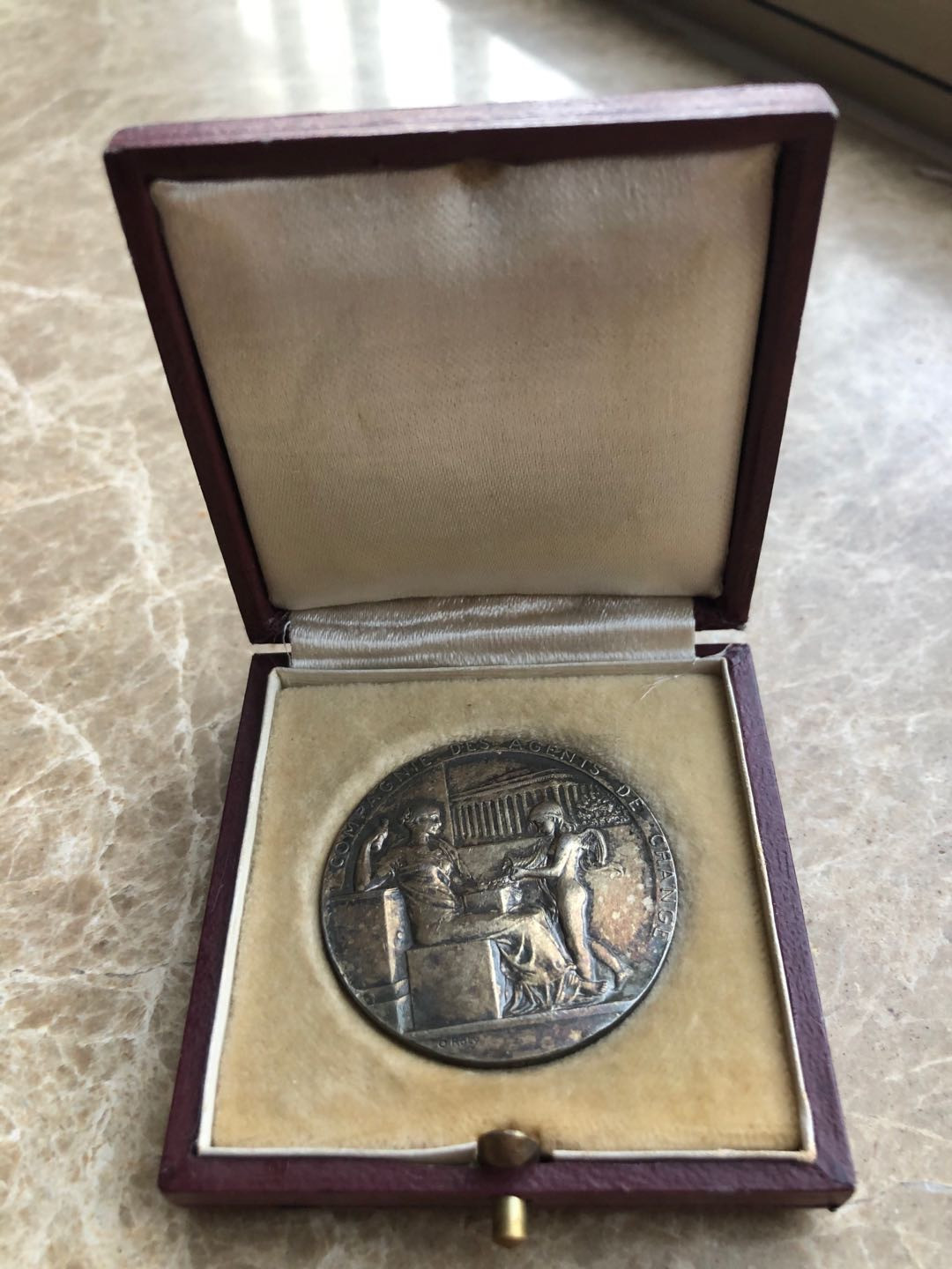 中西合璧，各美其美！ 股票交易所银章