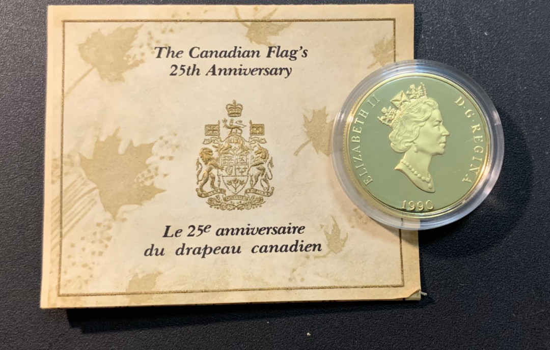 紫瑗钱币—微拍第25期  加拿大 1990年 加拿大国旗纪念 200元 17.1克 0.917金 原盒证书