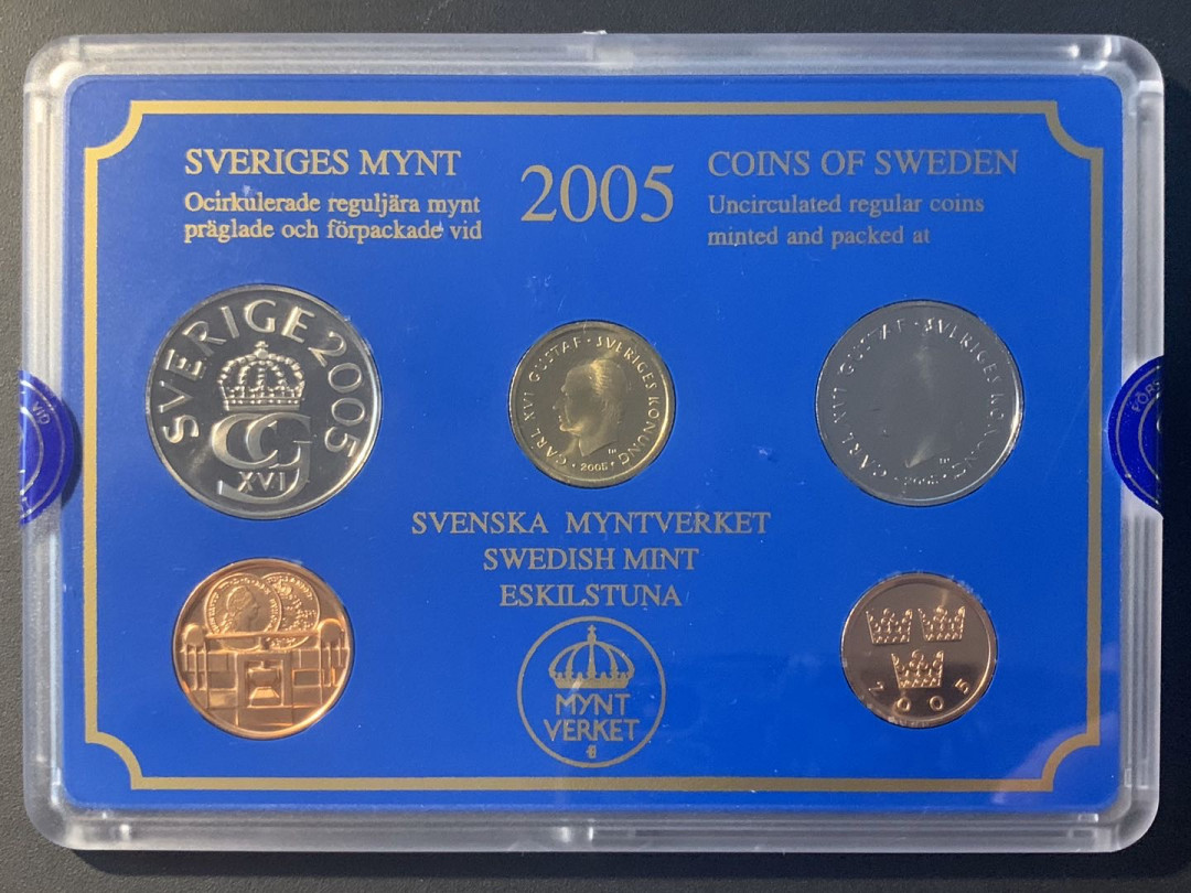 紫瑗钱币—微拍第26期  瑞典 2005年 流通币 5枚套 原厂盒 带章