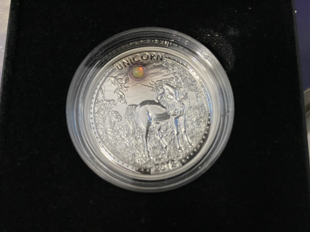 CSIS-GREAT评级精品钱币拍卖第二十五期 喀麦隆2013年西方吉祥物独角兽麒麟二组精制镶嵌蛋白石纪念银币
