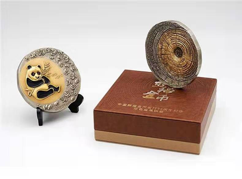 麦朵尔俱乐部第14场拍卖 中国熊猫金币发行35周年双色铜质纪念大铜章