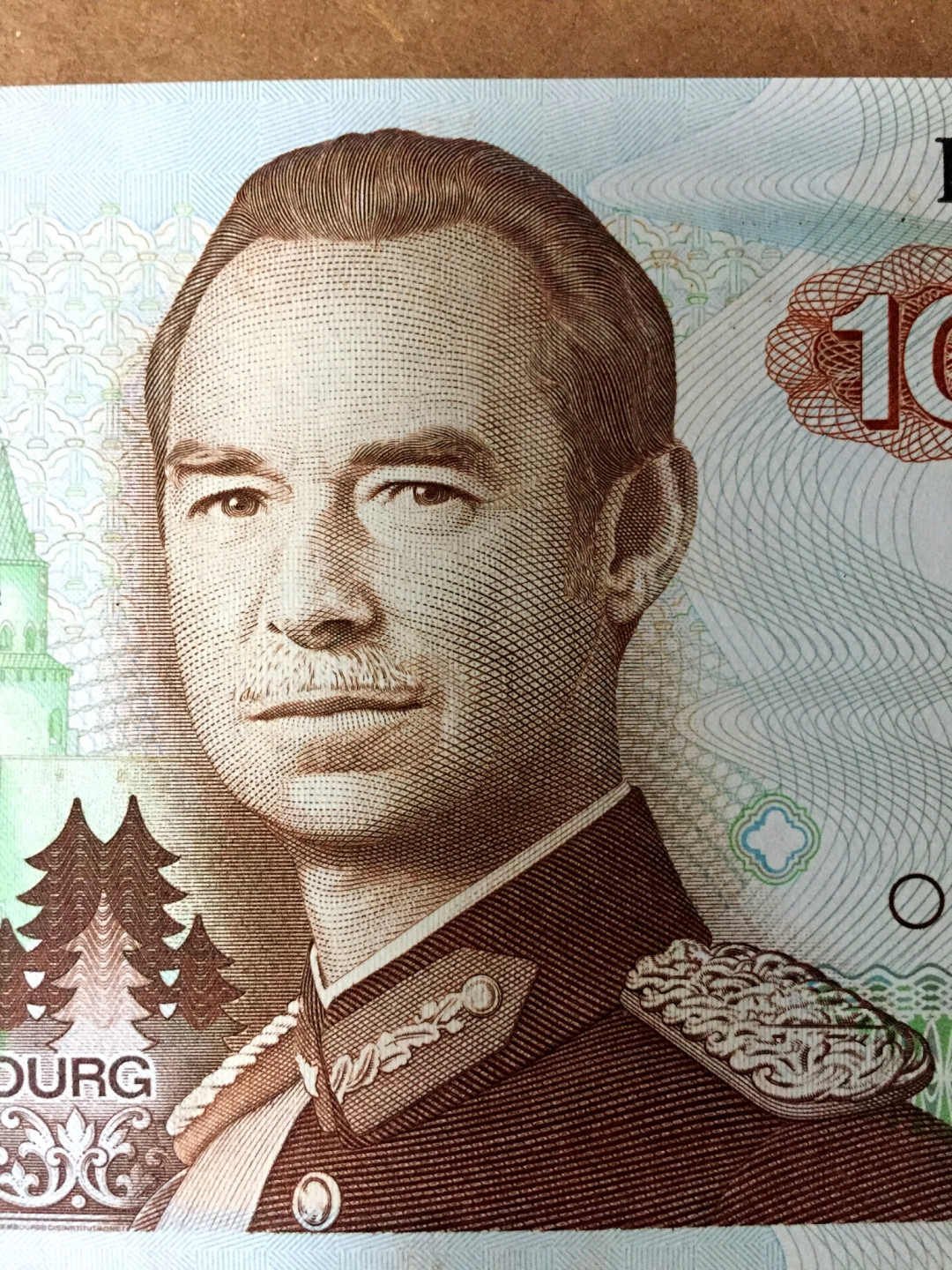 【收藏联盟】第120期拍卖——巴涅尔纪念碑 卢森堡1985年1000法郎P59 全新UNC