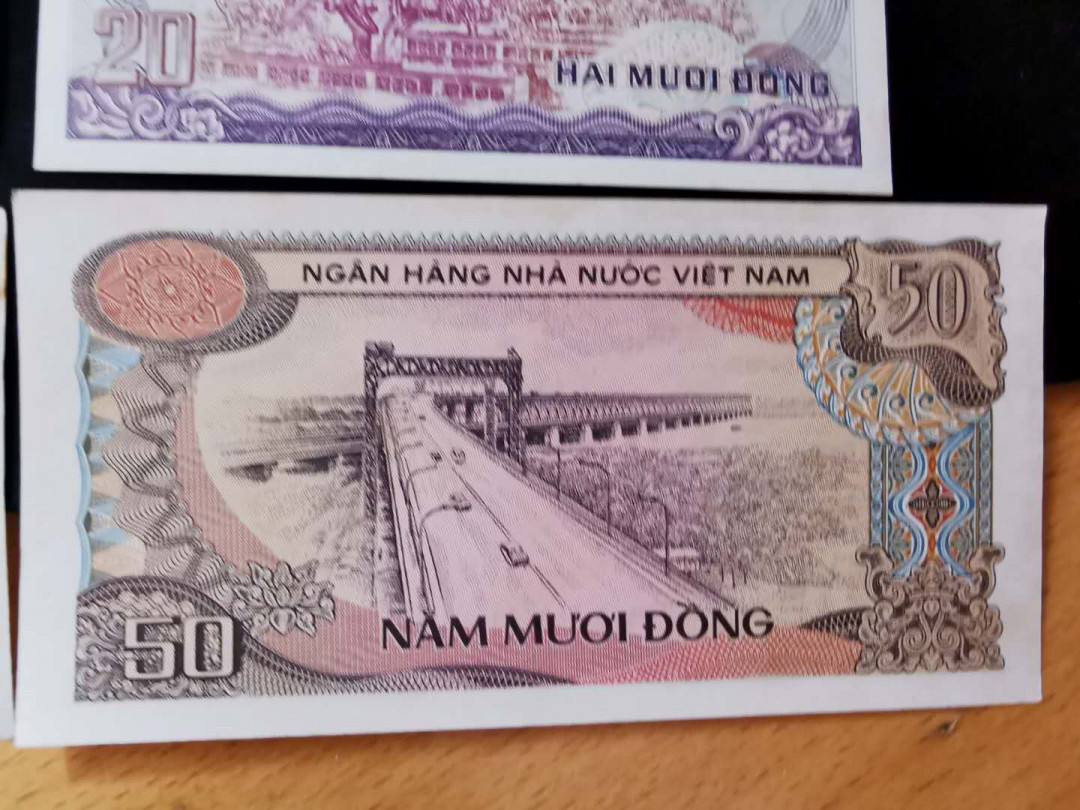 【鲸贝乐淘】千字文·第“遐迩一体”号拍卖 【越南🇻🇳 】1976－1985年小面值8张，流通好品，虽有黄斑几乎都是刀拆无中折