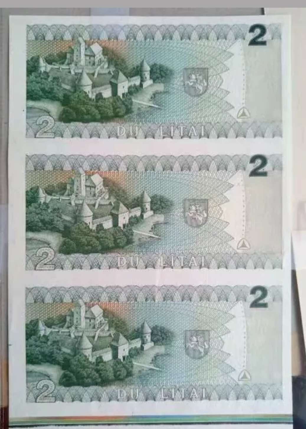 【鲸贝乐淘】千字文·第“鸣凤在竹”号拍卖  【立陶宛】1993年2元3连体，全新全品