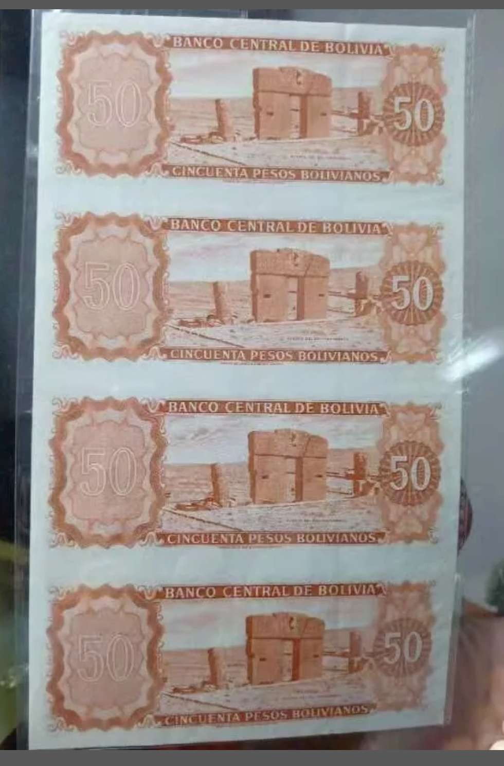 【鲸贝乐淘】千字文·第“鸣凤在竹”号拍卖  【玻利维亚】50玻利瓦尔，四连体，全新全品