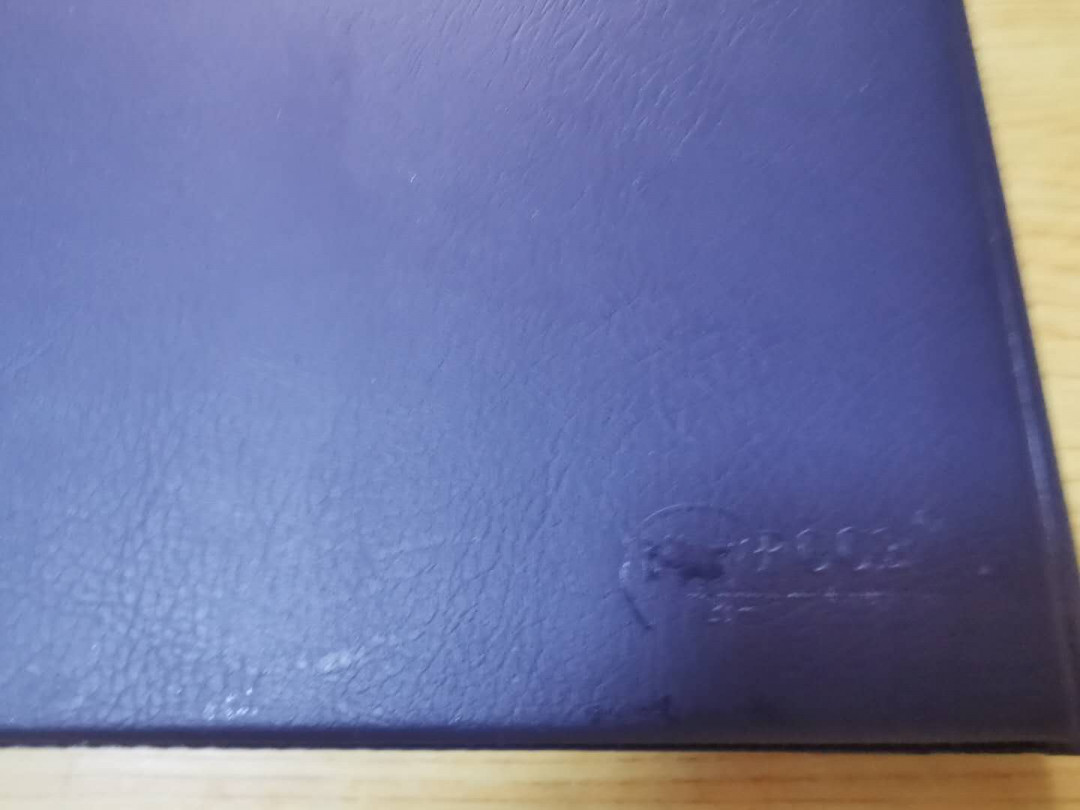 【鲸贝乐淘】千字文·第“鸣凤在竹”号拍卖  【邮币册4本】PCCB小本20页双面可装40张，PCCB红色本单面20页可装60张有一页破损，灯塔大版票册12页，明泰十二生肖币册可装24张，四本一起拍