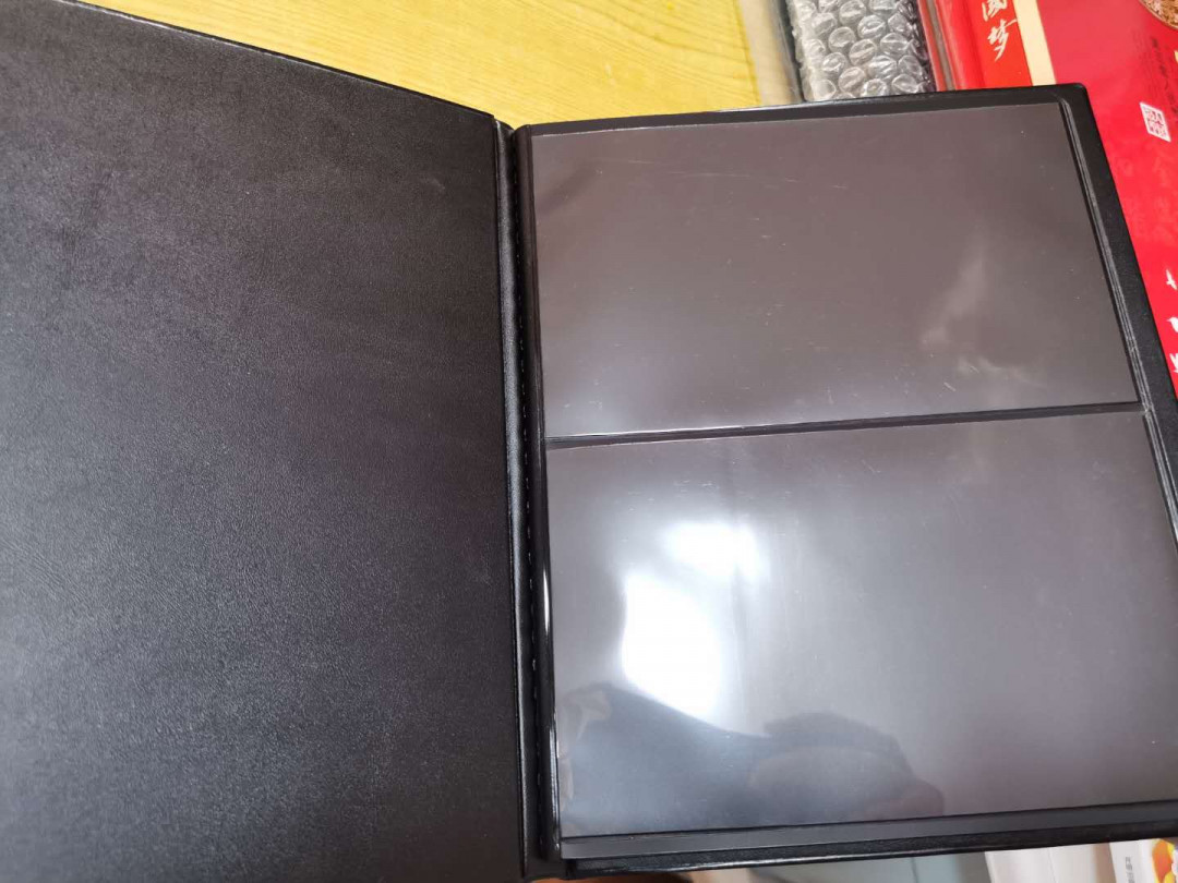 【鲸贝乐淘】千字文·第“鸣凤在竹”号拍卖  【邮币册4本】PCCB小本20页双面可装40张，PCCB红色本单面20页可装60张有一页破损，灯塔大版票册12页，明泰十二生肖币册可装24张，四本一起拍