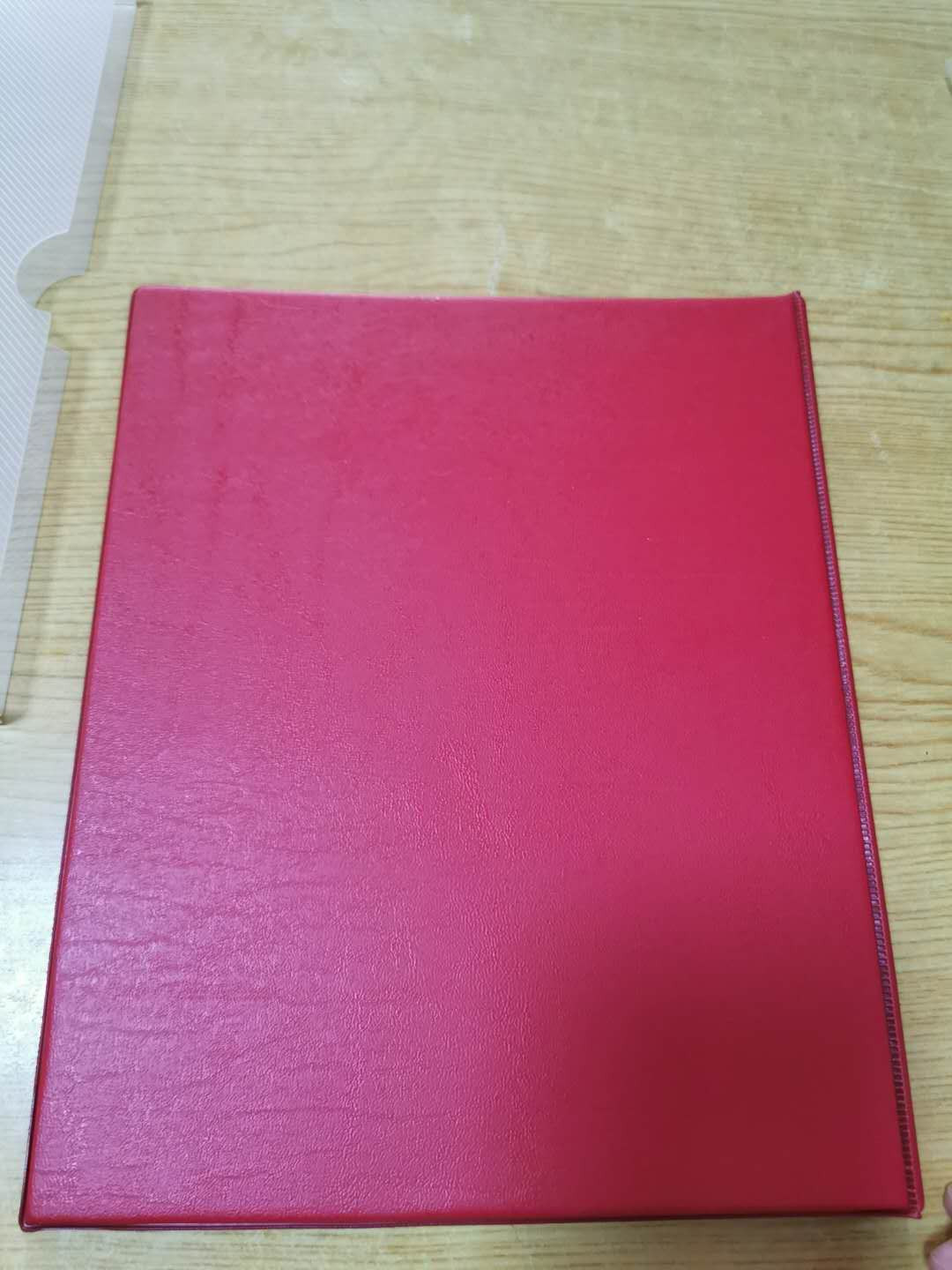 【鲸贝乐淘】千字文·第“鸣凤在竹”号拍卖  【邮币册4本】PCCB小本20页双面可装40张，PCCB红色本单面20页可装60张有一页破损，灯塔大版票册12页，明泰十二生肖币册可装24张，四本一起拍