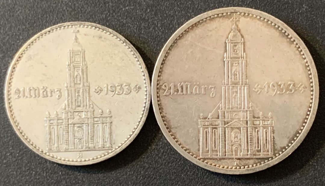 紫瑗钱币—微拍第28期  德国 1934年 执政1周年  2 5马克 教堂 加字银币 一对