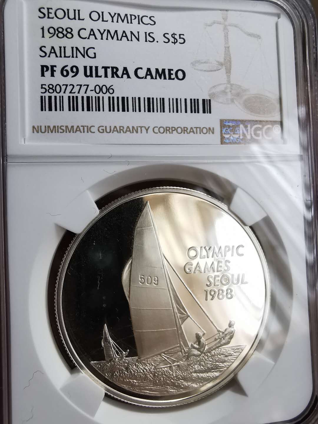 凡希社世界钱币微拍第一百十一期 1988开曼群岛帆船5元NGC-PF69UC