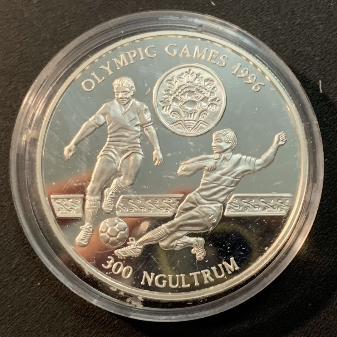 紫瑗钱币—微拍第32期  不丹 1993年 奥运会 足球 300努尔特鲁姆 31.5克 0.925银 精制