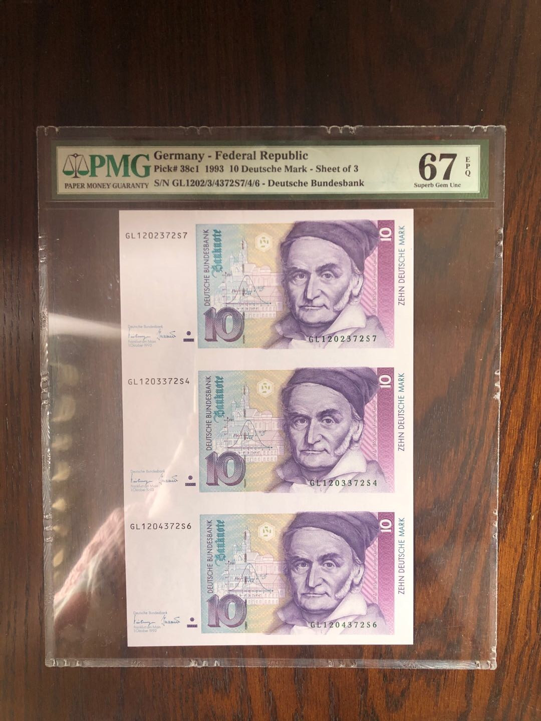 【鲸贝乐淘】千字文·第“化被草木”号拍卖 珍稀，德国🇩🇪末版1993年三连体，高斯，p m g 67唯一冠军分