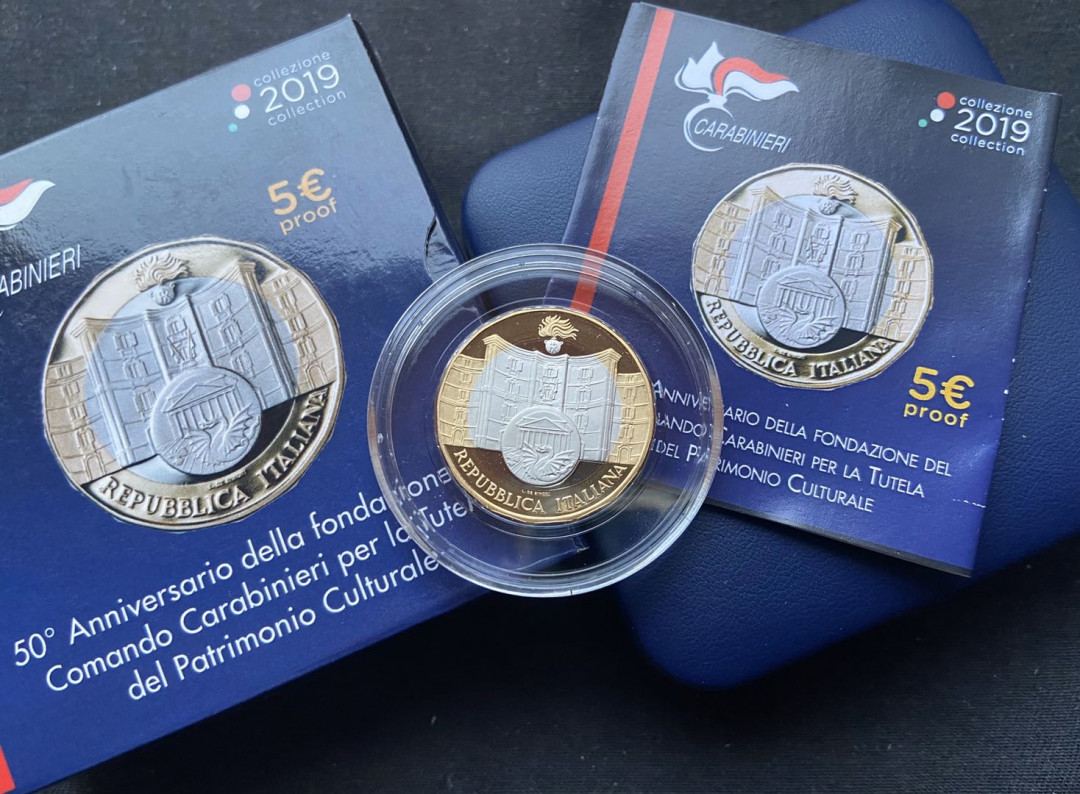 【币观天下】第九十九期钱币拍卖 【意大利】意大利2019年5欧元精致纪念币证卡拉比尼里文化遗产