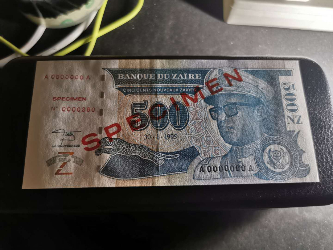 【鲸贝乐淘】千字文·第“赖及万方 ”号拍卖 【扎伊尔】500元票样样币，全新全品UNC ，品相如图，一角有小折痕