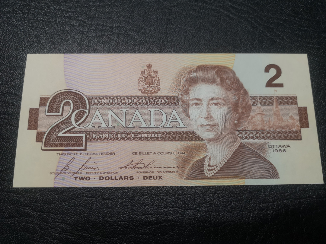 《外钞收藏家》第七十六期拍卖 加拿大鸟版2元 全新unc
